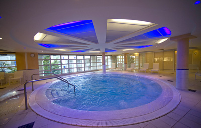 Bain bouillonnant géant du VICHY CÉLESTINS Spa Hôtel